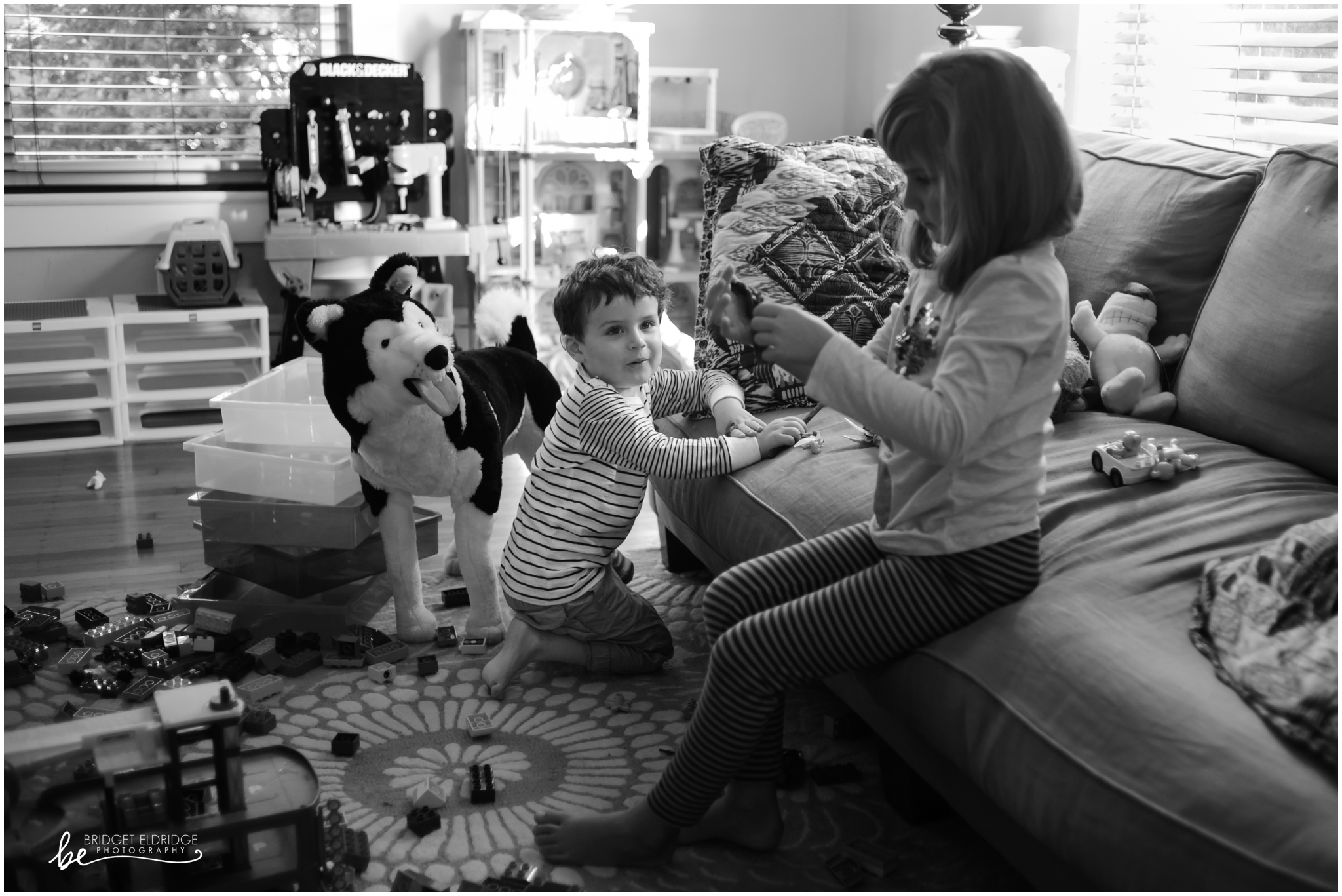 dc-day-the-life-family-photography-rowands-010033.jpg kids play on the playground