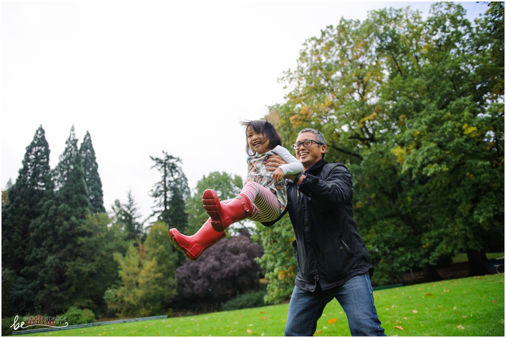 northern-virginia-family-photography-lius-0013.jpg dad plays with his daughter